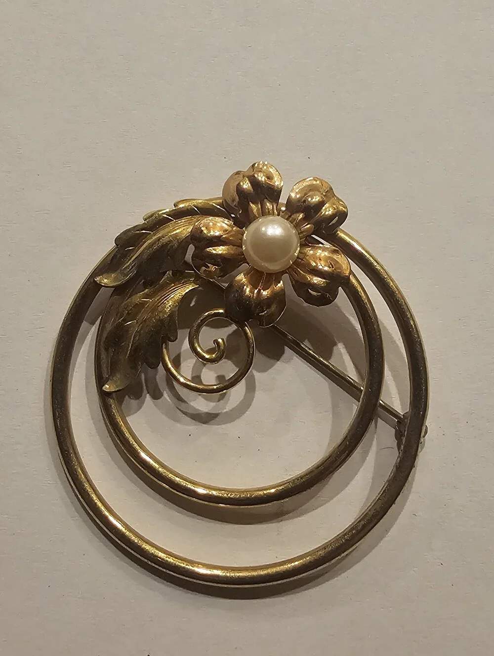 Vintage Van Dell 12K Gold Filled Floral Circle Brooch Pin with Cultured Pearl
